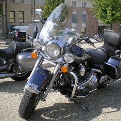 Harley-Davidson 1450 FLHR Road King - photo courtesy Dédélembrouille via Wikimedia Commons (http://bit.ly/11GgAlU)