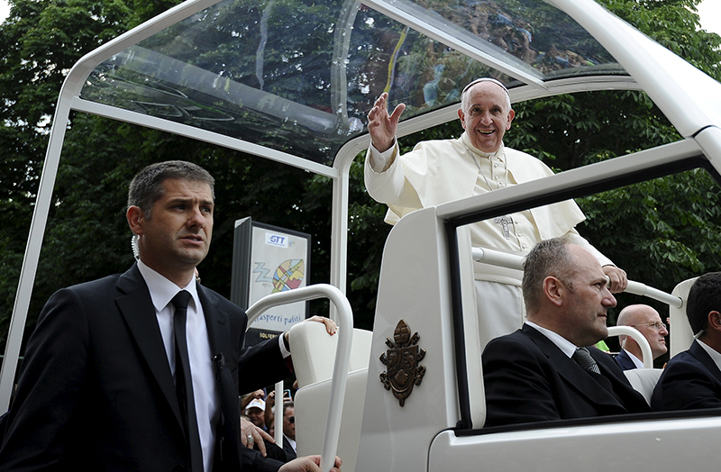 http://www.religionnews.com/wp-content/uploads/2015/06/thumbRNS-POPE-USTRIP063015.jpg